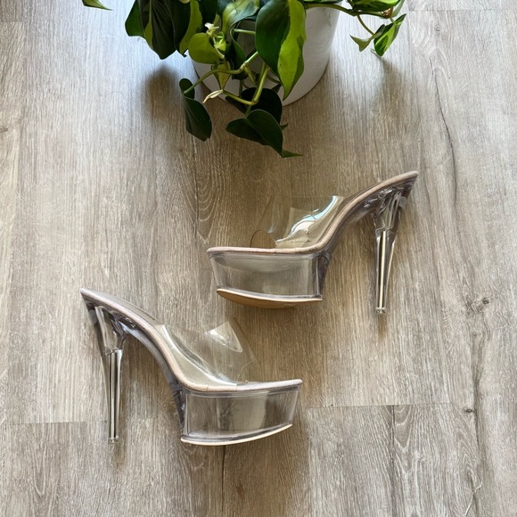 Clear Platform Heels size 8 - Picture 3 of 9